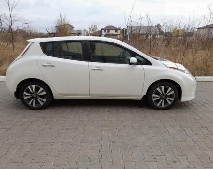 Білий Ніссан Ліф, об'ємом двигуна 0 л та пробігом 120 тис. км за 7200 $, фото 2 на Automoto.ua