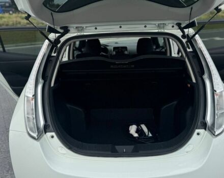 Білий Ніссан Ліф, об'ємом двигуна 0 л та пробігом 125 тис. км за 7400 $, фото 10 на Automoto.ua