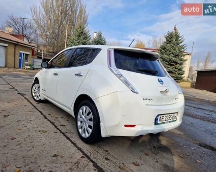 Белый Ниссан Лиф, объемом двигателя 0 л и пробегом 90 тыс. км за 7500 $, фото 5 на Automoto.ua