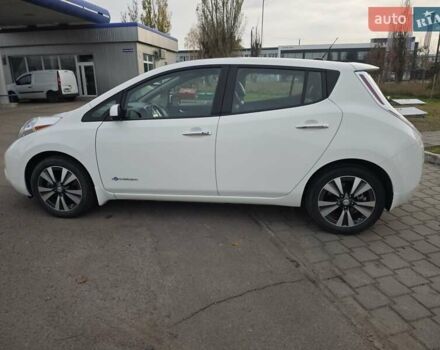 Белый Ниссан Лиф, объемом двигателя 0 л и пробегом 27 тыс. км за 8999 $, фото 17 на Automoto.ua