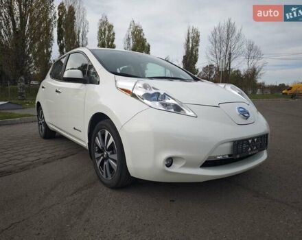 Белый Ниссан Лиф, объемом двигателя 0 л и пробегом 27 тыс. км за 8999 $, фото 27 на Automoto.ua