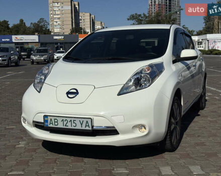 Белый Ниссан Лиф, объемом двигателя 0 л и пробегом 102 тыс. км за 7900 $, фото 10 на Automoto.ua