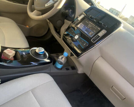 Білий Ніссан Ліф, об'ємом двигуна 0 л та пробігом 53 тис. км за 7700 $, фото 14 на Automoto.ua