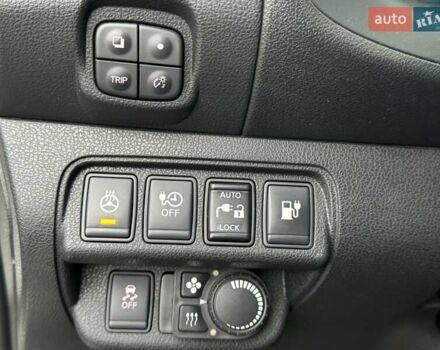 Белый Ниссан Лиф, объемом двигателя 0 л и пробегом 195 тыс. км за 6999 $, фото 19 на Automoto.ua