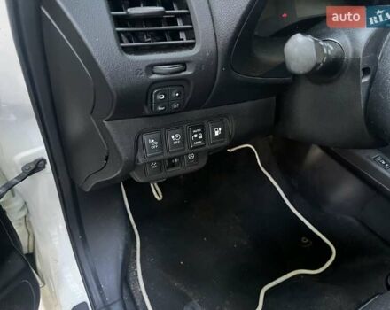 Белый Ниссан Лиф, объемом двигателя 0 л и пробегом 180 тыс. км за 5600 $, фото 10 на Automoto.ua