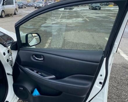 Белый Ниссан Лиф, объемом двигателя 0 л и пробегом 110 тыс. км за 14500 $, фото 11 на Automoto.ua