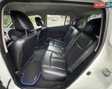 Белый Ниссан Лиф, объемом двигателя 0 л и пробегом 195 тыс. км за 6999 $, фото 16 на Automoto.ua