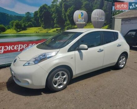 Білий Ніссан Ліф, об'ємом двигуна 0 л та пробігом 85 тис. км за 10000 $, фото 9 на Automoto.ua