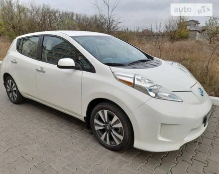 Білий Ніссан Ліф, об'ємом двигуна 0 л та пробігом 120 тис. км за 7200 $, фото 1 на Automoto.ua