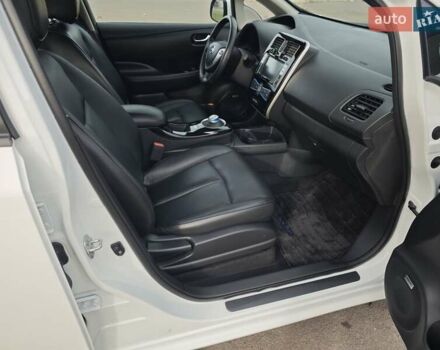 Белый Ниссан Лиф, объемом двигателя 0 л и пробегом 27 тыс. км за 8999 $, фото 28 на Automoto.ua