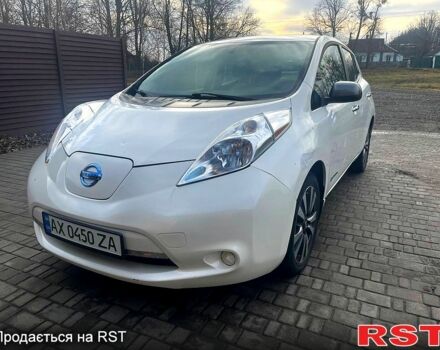 Белый Ниссан Лиф, объемом двигателя 0 л и пробегом 50 тыс. км за 7000 $, фото 1 на Automoto.ua