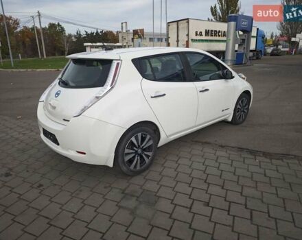 Белый Ниссан Лиф, объемом двигателя 0 л и пробегом 27 тыс. км за 8999 $, фото 13 на Automoto.ua