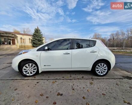 Белый Ниссан Лиф, объемом двигателя 0 л и пробегом 90 тыс. км за 7500 $, фото 6 на Automoto.ua