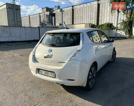 Белый Ниссан Лиф, объемом двигателя 0 л и пробегом 135 тыс. км за 7700 $, фото 10 на Automoto.ua