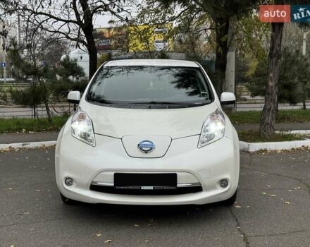 Белый Ниссан Лиф, объемом двигателя 0 л и пробегом 195 тыс. км за 6999 $, фото 3 на Automoto.ua