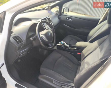 Белый Ниссан Лиф, объемом двигателя 0 л и пробегом 165 тыс. км за 7300 $, фото 22 на Automoto.ua