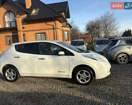 Білий Ніссан Ліф, об'ємом двигуна 0 л та пробігом 154 тис. км за 6500 $, фото 2 на Automoto.ua