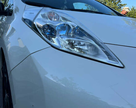 Білий Ніссан Ліф, об'ємом двигуна 0 л та пробігом 96 тис. км за 9500 $, фото 45 на Automoto.ua