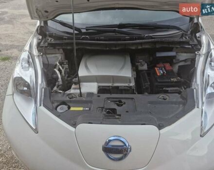 Белый Ниссан Лиф, объемом двигателя 0 л и пробегом 111 тыс. км за 8200 $, фото 1 на Automoto.ua