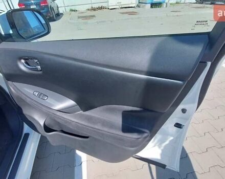 Белый Ниссан Лиф, объемом двигателя 0 л и пробегом 105 тыс. км за 9050 $, фото 5 на Automoto.ua