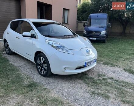 Белый Ниссан Лиф, объемом двигателя 0 л и пробегом 107 тыс. км за 8400 $, фото 3 на Automoto.ua