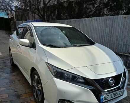 Белый Ниссан Лиф, объемом двигателя 0 л и пробегом 230 тыс. км за 10000 $, фото 1 на Automoto.ua