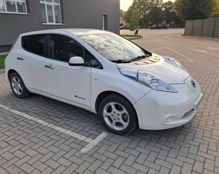 Белый Ниссан Лиф, объемом двигателя 0 л и пробегом 49 тыс. км за 7500 $, фото 10 на Automoto.ua