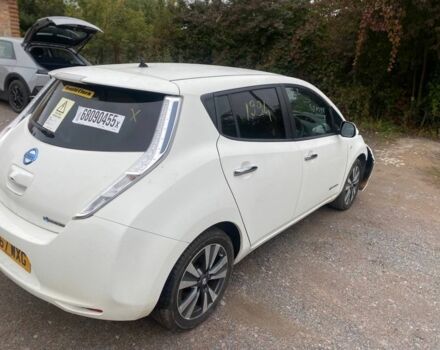 Белый Ниссан Лиф, объемом двигателя 0 л и пробегом 88 тыс. км за 4000 $, фото 7 на Automoto.ua