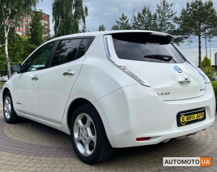 Белый Ниссан Лиф, объемом двигателя 30 л и пробегом 134 тыс. км за 10500 $, фото 4 на Automoto.ua