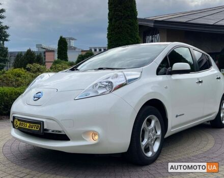 Белый Ниссан Лиф, объемом двигателя 30 л и пробегом 134 тыс. км за 10500 $, фото 2 на Automoto.ua