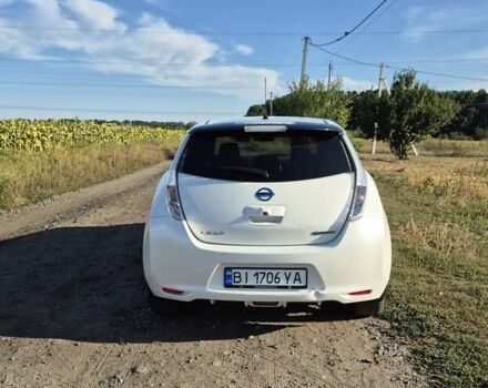 Белый Ниссан Лиф, объемом двигателя 0 л и пробегом 112 тыс. км за 10500 $, фото 10 на Automoto.ua