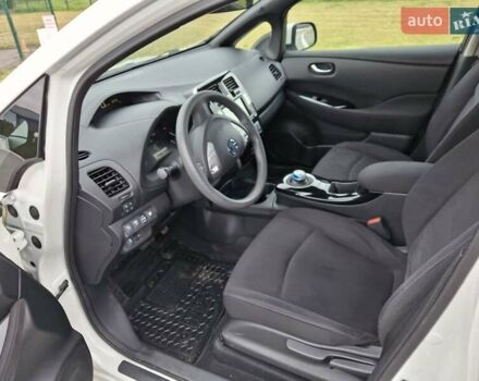 Белый Ниссан Лиф, объемом двигателя 0 л и пробегом 19 тыс. км за 8200 $, фото 14 на Automoto.ua