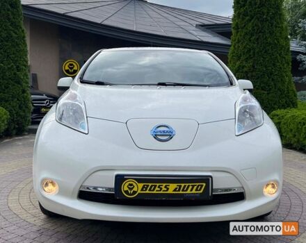 Белый Ниссан Лиф, объемом двигателя 30 л и пробегом 134 тыс. км за 10500 $, фото 1 на Automoto.ua