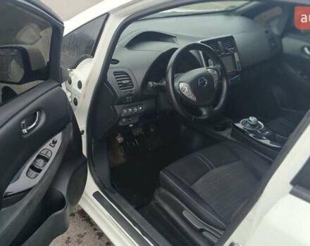 Білий Ніссан Ліф, об'ємом двигуна 0 л та пробігом 140 тис. км за 5000 $, фото 7 на Automoto.ua