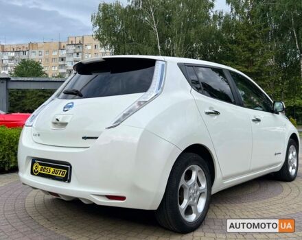 Белый Ниссан Лиф, объемом двигателя 30 л и пробегом 134 тыс. км за 10500 $, фото 6 на Automoto.ua