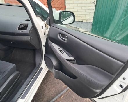 Белый Ниссан Лиф, объемом двигателя 0 л и пробегом 49 тыс. км за 7500 $, фото 14 на Automoto.ua