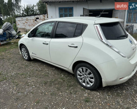 Білий Ніссан Ліф, об'ємом двигуна 0 л та пробігом 125 тис. км за 7500 $, фото 5 на Automoto.ua