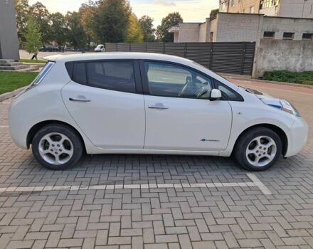 Белый Ниссан Лиф, объемом двигателя 0 л и пробегом 49 тыс. км за 7500 $, фото 9 на Automoto.ua