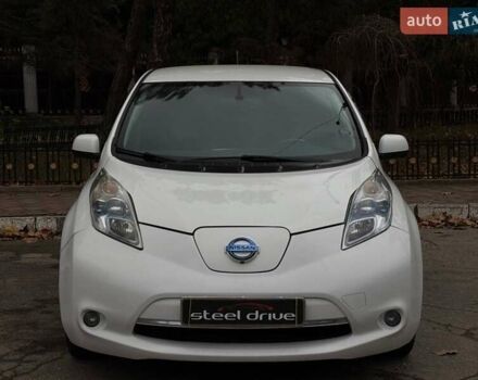 Белый Ниссан Лиф, объемом двигателя 0 л и пробегом 138 тыс. км за 6799 $, фото 1 на Automoto.ua