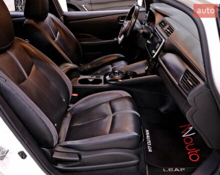 Белый Ниссан Лиф, объемом двигателя 0 л и пробегом 121 тыс. км за 14900 $, фото 45 на Automoto.ua