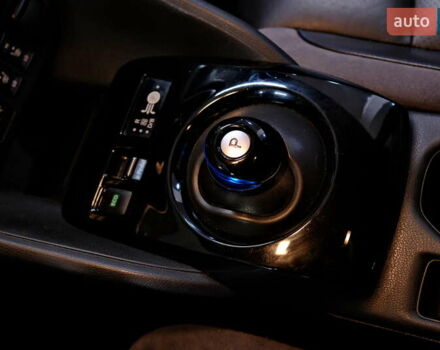 Белый Ниссан Лиф, объемом двигателя 0 л и пробегом 121 тыс. км за 14900 $, фото 22 на Automoto.ua