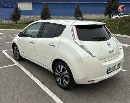 Белый Ниссан Лиф, объемом двигателя 0 л и пробегом 93 тыс. км за 8000 $, фото 4 на Automoto.ua