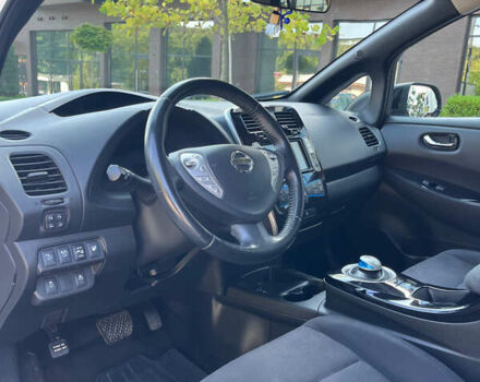 Білий Ніссан Ліф, об'ємом двигуна 0 л та пробігом 96 тис. км за 9500 $, фото 53 на Automoto.ua