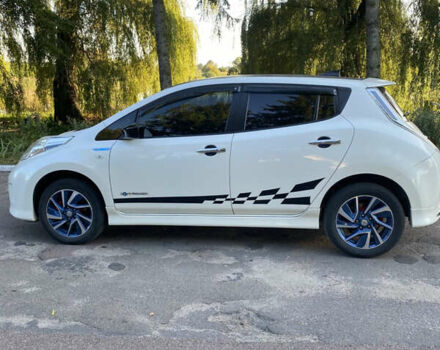 Белый Ниссан Лиф, объемом двигателя 0 л и пробегом 118 тыс. км за 9500 $, фото 5 на Automoto.ua