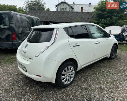 Білий Ніссан Ліф, об'ємом двигуна 0 л та пробігом 125 тис. км за 7500 $, фото 3 на Automoto.ua