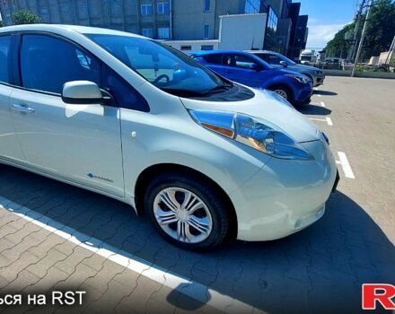 Білий Ніссан Ліф, об'ємом двигуна 80 л та пробігом 105 тис. км за 9350 $, фото 5 на Automoto.ua