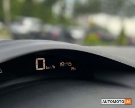 Белый Ниссан Лиф, объемом двигателя 30 л и пробегом 134 тыс. км за 10500 $, фото 20 на Automoto.ua