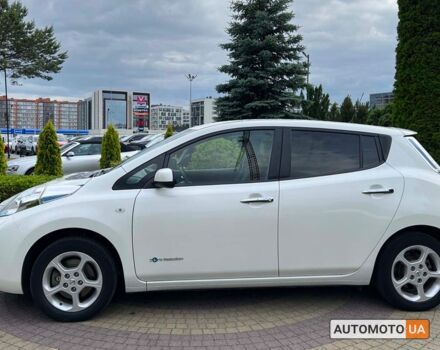 Белый Ниссан Лиф, объемом двигателя 30 л и пробегом 134 тыс. км за 10500 $, фото 3 на Automoto.ua