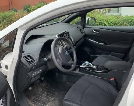 Белый Ниссан Лиф, объемом двигателя 0 л и пробегом 56 тыс. км за 7400 $, фото 4 на Automoto.ua