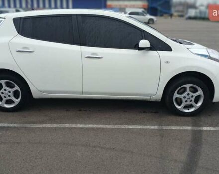 Білий Ніссан Ліф, об'ємом двигуна 0 л та пробігом 140 тис. км за 5000 $, фото 1 на Automoto.ua